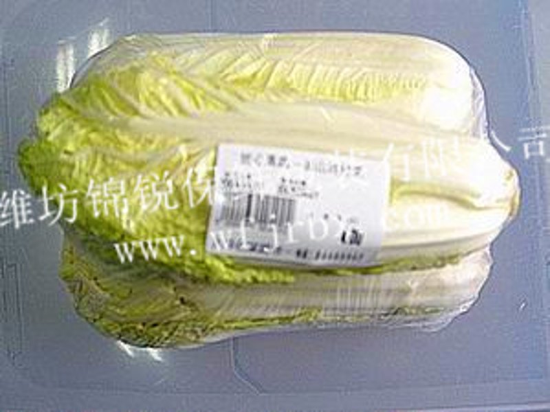 在选择保鲜袋时，消费者常常会被PE（聚乙烯）和PVC（聚氯乙烯）这两种材料搞得头昏脑胀。本文将通过对比分析帮助你做出明智的选择。